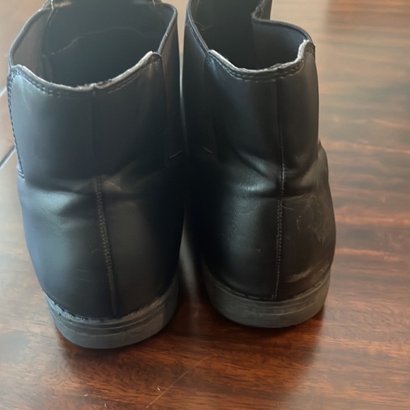 Krush black slip on booties, woman’s size 5, - Picture 4 of 5